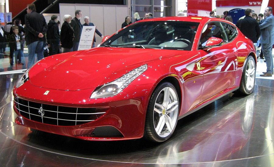 Ferrari FF на автосалоне в Женеве